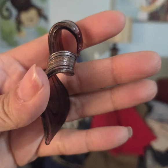 Elegant Black and Bronze/Purple Hues Necklace With Glass Pendant - Picture 9 of 12